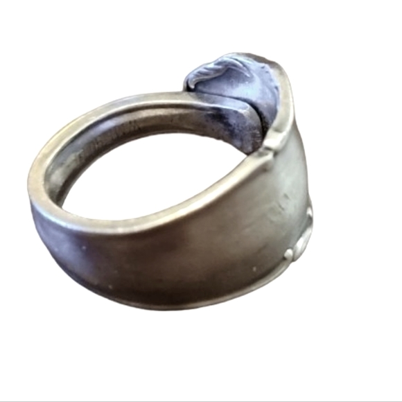 Beautiful Petite Hand Forged Vintage Spoon Ring Size 4 - Picture 2 of 8